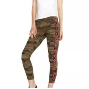 JOHNNY WAS MARJAN CAMO EMBROIDERED SIDE LEGGINGS